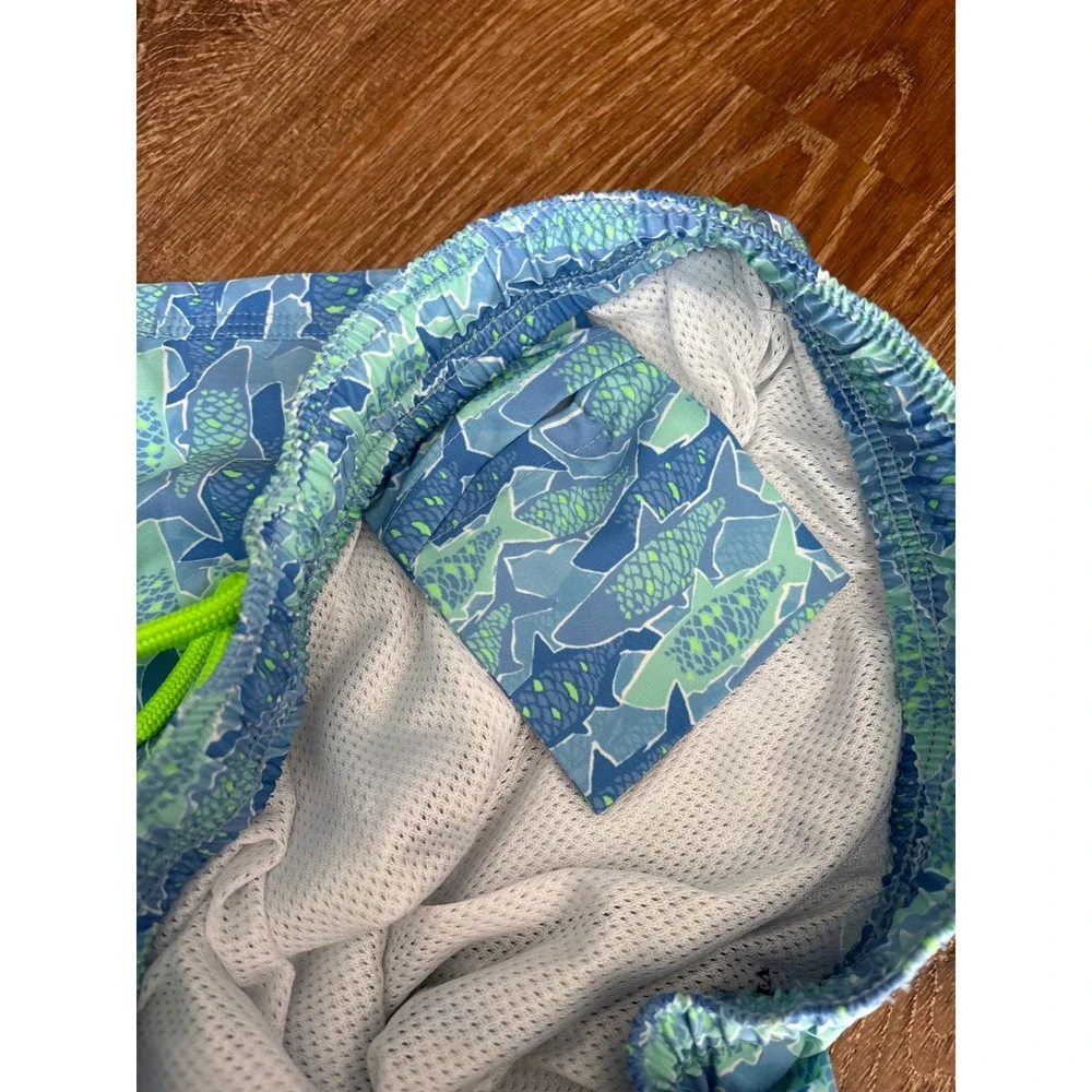 Vineyard Vines Boys Blue Green Fish Print Swim Trunks Size L 14:16 Mesh Lined